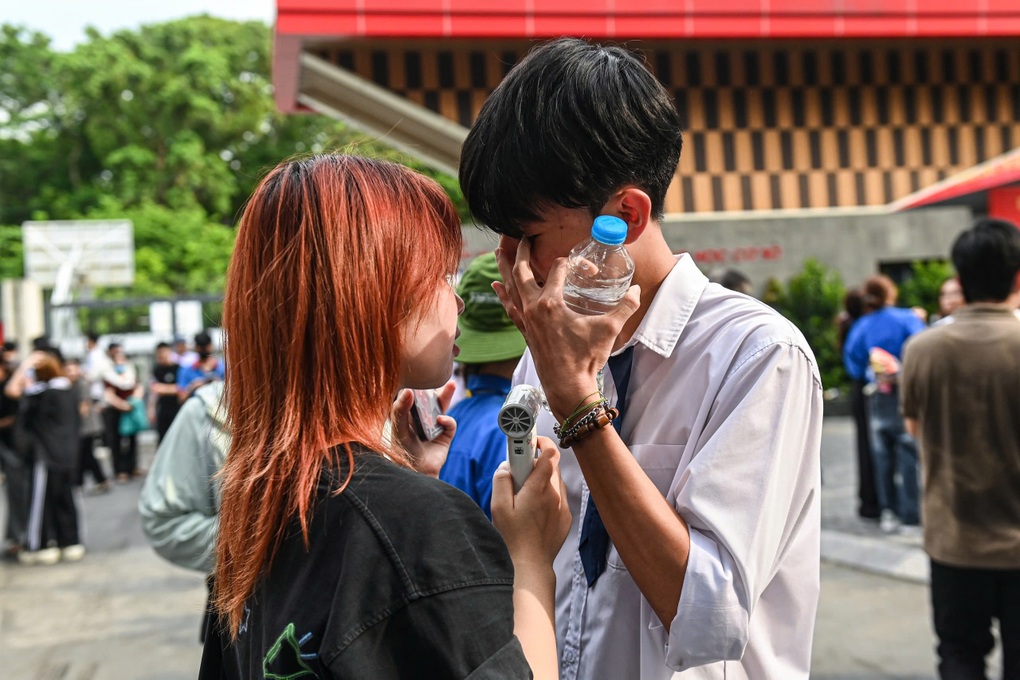Thí sinh “đau đầu” chọn nguyện vọng vì đoán chắc điểm toán, tiếng Anh thấp - 2 Thí sinh “đau đầu” chọn nguyện vọng vì đoán chắc điểm toán, tiếng Anh thấp - 2