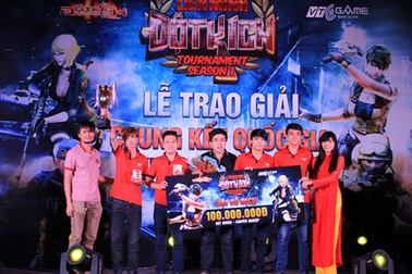 Quán quân “Gương mặt thân quen” Hoài Lâm dự lễ trao giải “Liên minh đột kích”