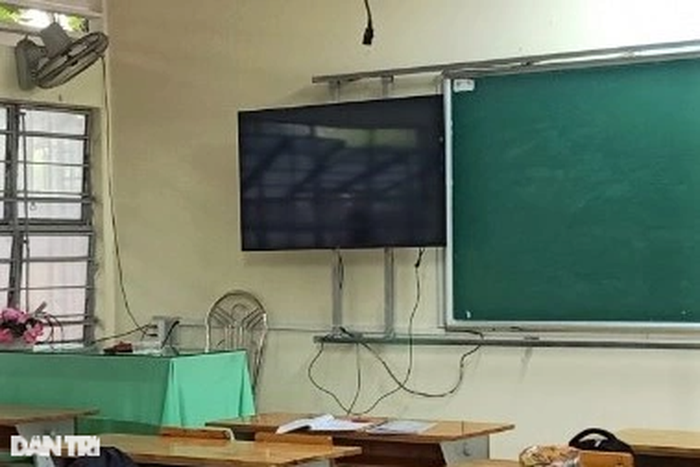 Có hay không học sinh đóng tiền mua tivi, làm cổng trường, thăm bệnh? - 2 Có hay không học sinh đóng tiền mua tivi, làm cổng trường, thăm bệnh? - 2