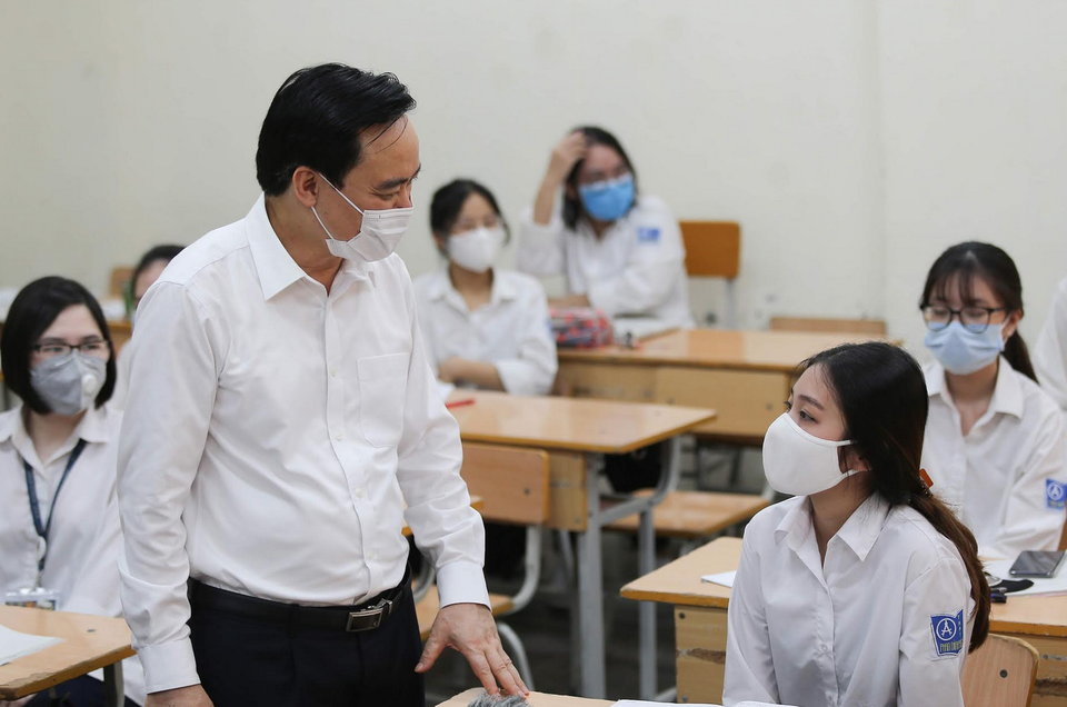 Bộ trưởng: Các trường chống dịch theo hướng dẫn nhưng tránh làm máy móc - 1 Bộ trưởng: Các trường chống dịch theo hướng dẫn nhưng tránh làm máy móc - 1