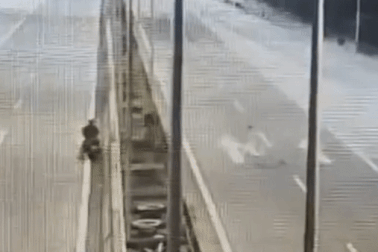 Bắt thêm 2 đồng phạm đem 20 cây vàng của người tử vong trên cao tốc đi bán