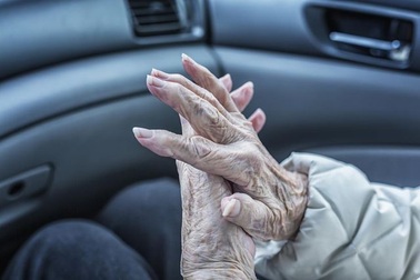 Người sắp chết cóng  tự cởi bỏ áo quần, hành vi nghịch lý chưa có lời giải?