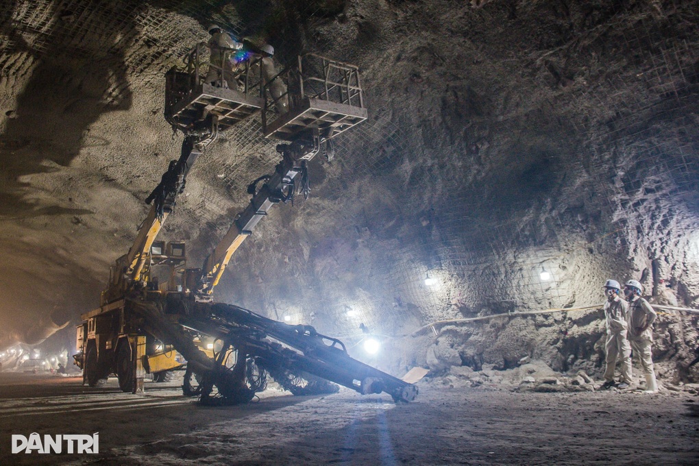 Đẩy nhanh tiến độ thông hầm dài nhất cao tốc Bắc - Nam - 2 Đẩy nhanh tiến độ thông hầm dài nhất cao tốc Bắc - Nam - 2