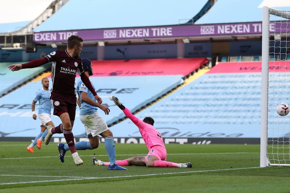 Nhìn lại thất bại đắng ngắt của Man City trước Leicester - 9 Nhìn lại thất bại đắng ngắt của Man City trước Leicester - 9
