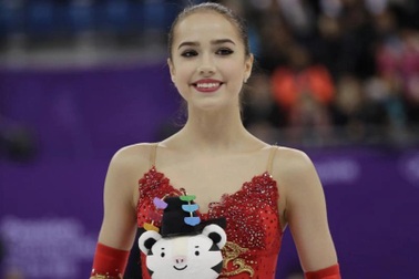 Những nàng "búp bê Nga" xinh đẹp và quyến rũ trên sân trượt băng