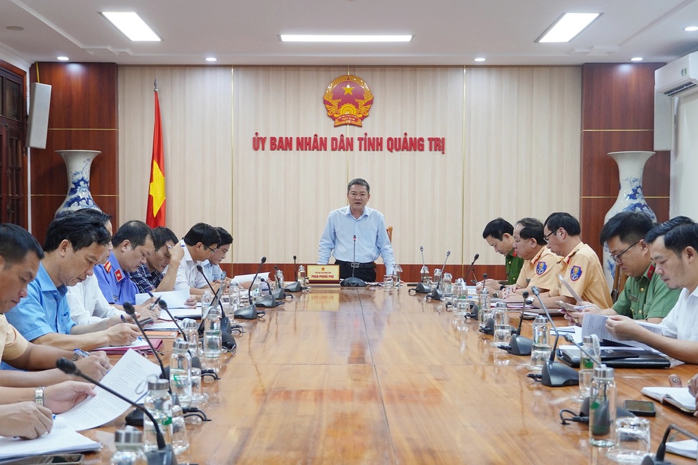 Vụ xe tải lao vào chợ: Xe hỏng phanh từ trước, tài xế tưới nước sửa tạm - 1 Vụ xe tải lao vào chợ: Xe hỏng phanh từ trước, tài xế tưới nước sửa tạm - 1