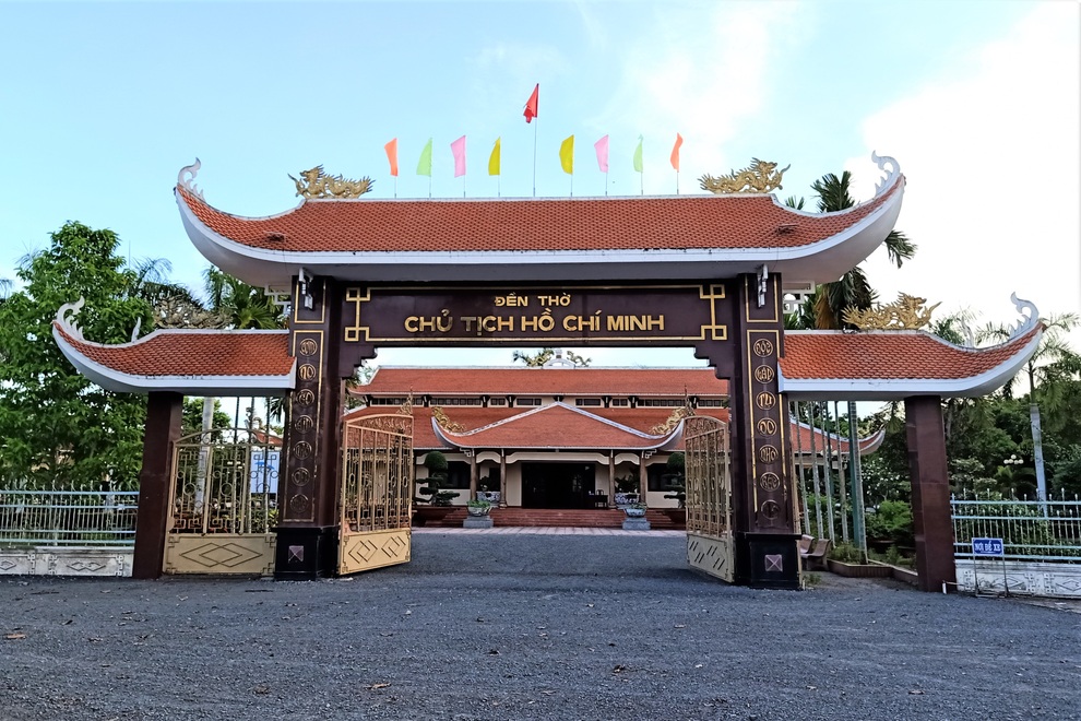 Thương binh nửa thế kỷ trông coi Đền thờ Bác Hồ ở Bạc Liêu - 2 Thương binh nửa thế kỷ trông coi Đền thờ Bác Hồ ở Bạc Liêu - 2