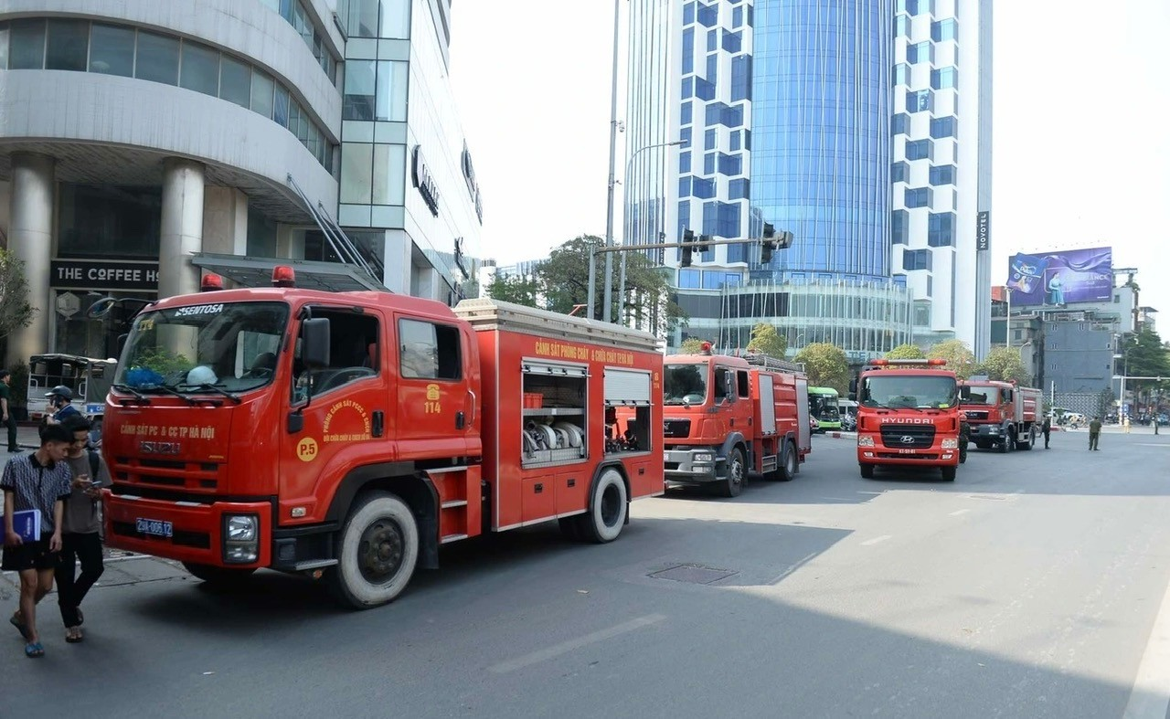 Hà Nội xảy ra 10 vụ cháy trong một ngày - 1