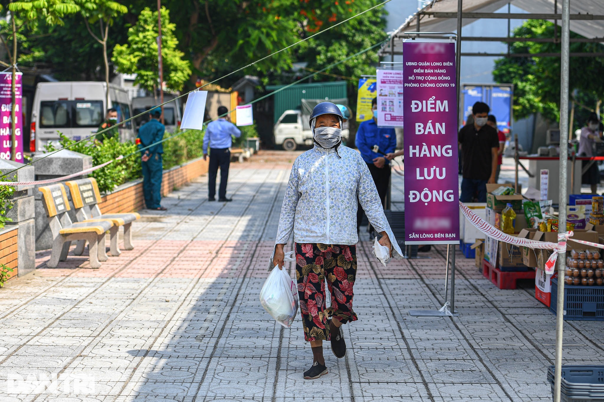 Mô hình xe bán hàng lưu động mùa dịch lần đầu tiên hoạt động tại Hà Nội - 9 Mô hình xe bán hàng lưu động mùa dịch lần đầu tiên hoạt động tại Hà Nội - 9
