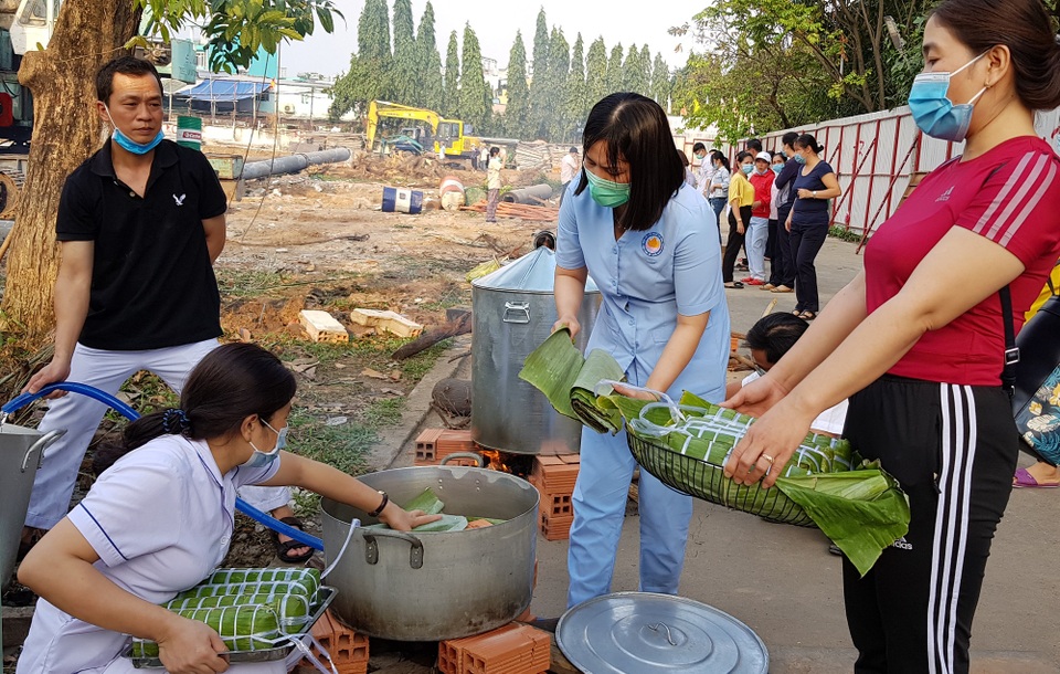 Bác sĩ hướng dẫn giữ an toàn cho con trẻ khi đi du xuân - 1 Bác sĩ hướng dẫn giữ an toàn cho con trẻ khi đi du xuân - 1
