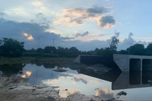 Học sinh lớp 6 tử vong ở hố nước công trình không được rào chắn