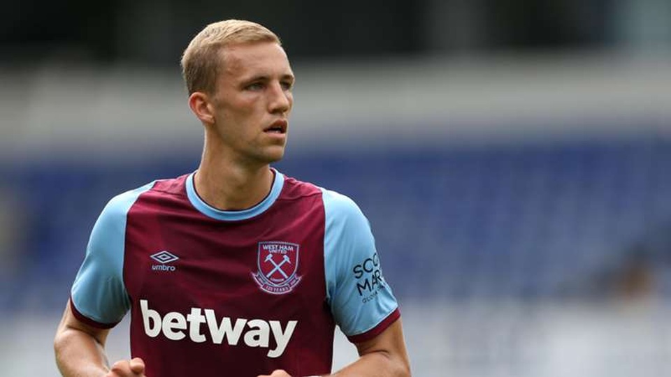 Đội hình tiêu biểu Premier League: Vinh danh Man City và Man Utd - 7