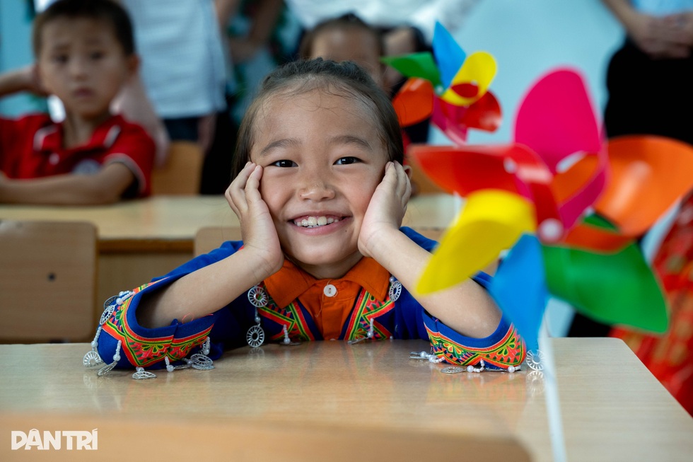 Có nụ cười, niềm tin yêu từ Huổi Quang 1: “Hôm nay con rất vui ạ!” - 1 Có nụ cười, niềm tin yêu từ Huổi Quang 1: “Hôm nay con rất vui ạ!” - 1