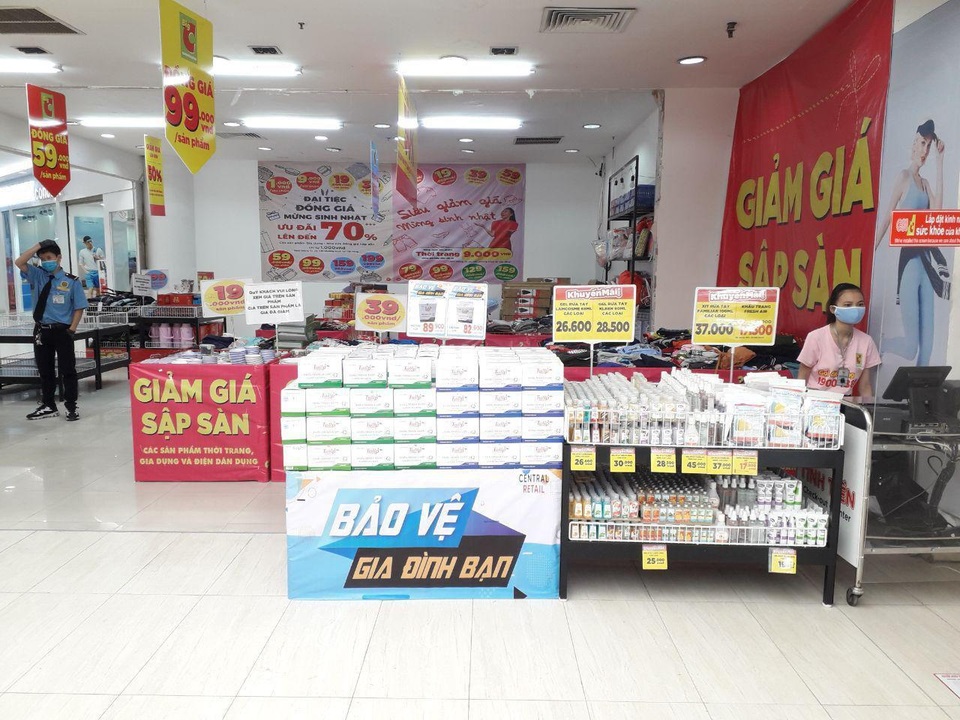 Không tích trữ lương thực, người Hà Nội bình thản trước đợt dịch lần 2 - 1 Không tích trữ lương thực, người Hà Nội bình thản trước đợt dịch lần 2 - 1