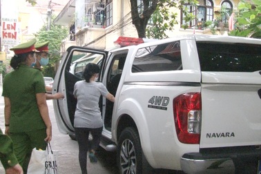 Bắt 1 phụ nữ chiếm gần nửa tỷ đồng từ việc “đòi tiền giúp”