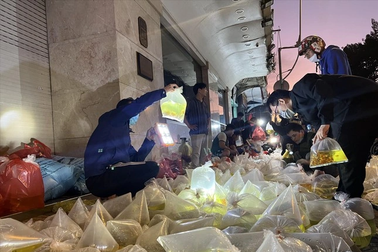 Chợ… đàn ông độc lạ ở TPHCM