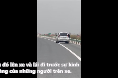 Vụ cướp xe táo bạo ngay trên cao tốc như phim hành động