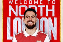 Jorginho bất ngờ rời Chelsea để khoác áo Arsenal