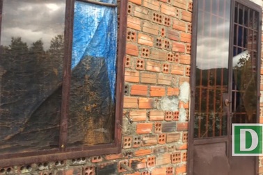 Cha bị tai biến, con gái 7 tuổi đứng trước nguy cơ thất học