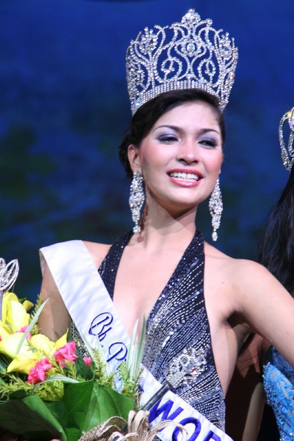Những cuộc ngã giá, những buổi tiếp khách khi đi thi... Hoa hậu - 1 Những cuộc ngã giá, những buổi tiếp khách khi đi thi... Hoa hậu - 1