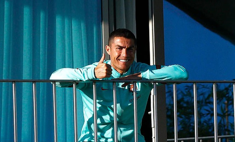 C.Ronaldo đưa ra lời khuyên đến người hâm mộ sau khi dính Covid-19 - 3 C.Ronaldo đưa ra lời khuyên đến người hâm mộ sau khi dính Covid-19 - 3