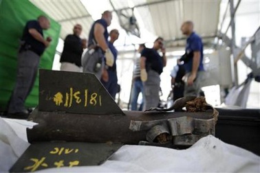 Israel không kích Gaza sau khi bị nã rocket