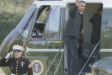 Gia đình Obama lần đầu tới "xứ sở thần tiên"