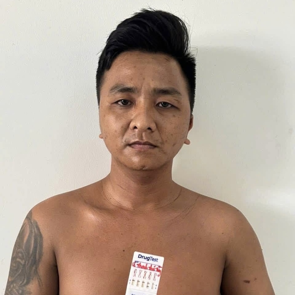 Cướp giật điện thoại ở TPHCM rồi trốn qua TP Đồng Nai vẫn không thoát - 1 Cướp giật điện thoại ở TPHCM rồi trốn qua TP Đồng Nai vẫn không thoát - 1