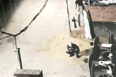 Công an vào cuộc vụ côn đồ đập phá nhà cửa của cụ bà 72 tuổi ngay tại TP HCM!