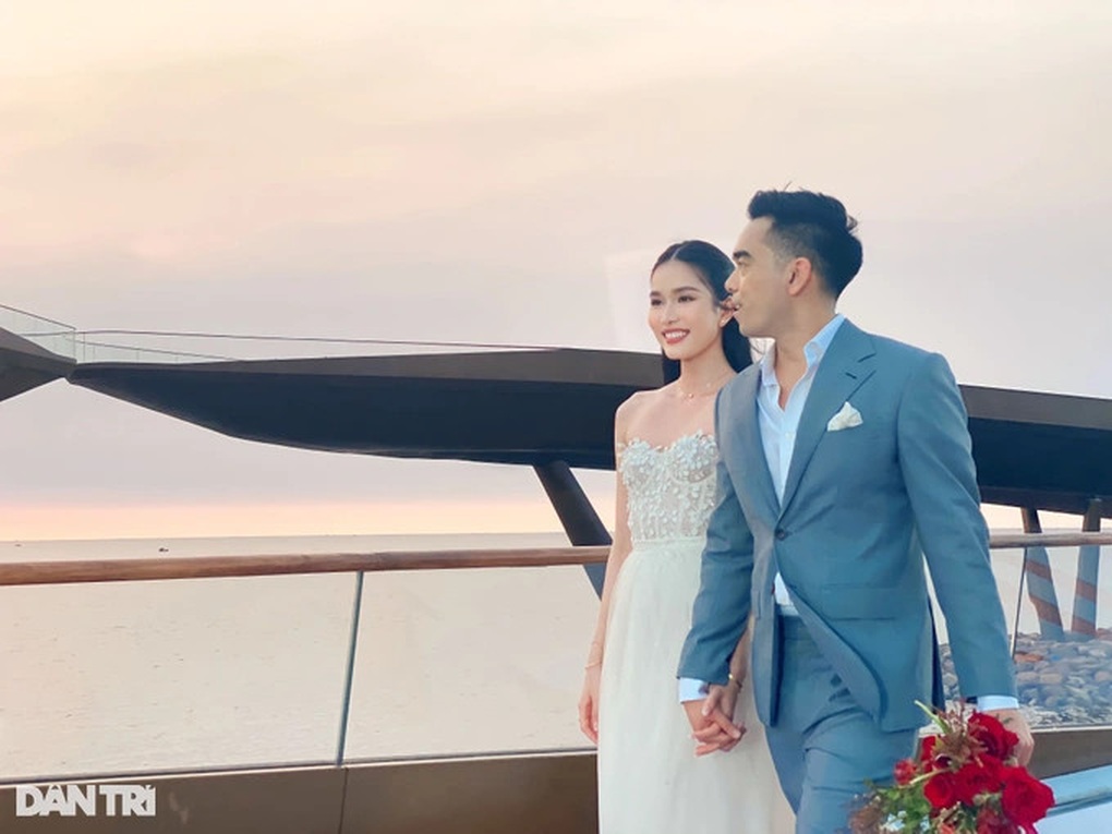 Loạt mỹ nhân được cả showbiz Việt chờ ăn cưới sau màn cầu hôn lãng mạn - 1 Loạt mỹ nhân được cả showbiz Việt chờ ăn cưới sau màn cầu hôn lãng mạn - 1