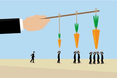 Để tạo động lực cho nhân viên, nên dùng 'cây gậy' hay 'củ cà rốt'?