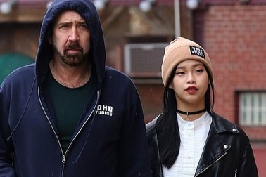 "Sao" phim "Ma tốc độ" Nicolas Cage ra phố cùng bạn gái kém 30 tuổi