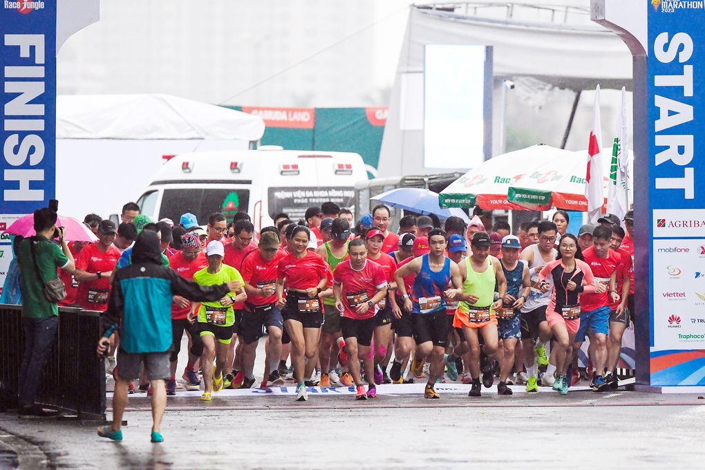 500 phóng viên, nhà báo tranh tài trong giải chạy Press Marathon 2024 - 1 500 phóng viên, nhà báo tranh tài trong giải chạy Press Marathon 2024 - 1