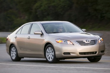 Consumer Reports kêu gọi Toyota triệu hồi xe Camry
