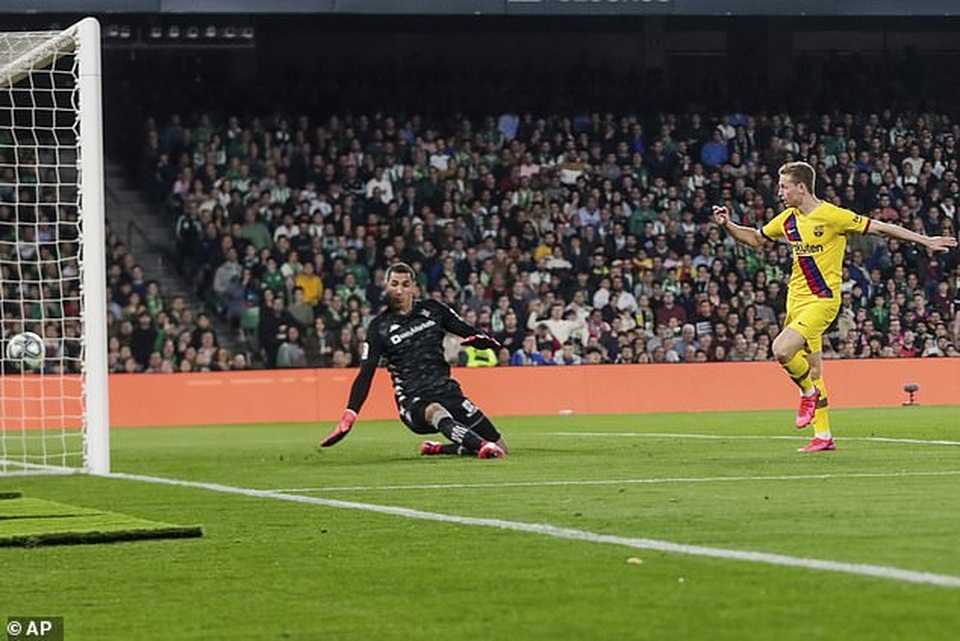 Betis 2-3 Barcelona: Chiến thắng nghẹt thở - 11 Betis 2-3 Barcelona: Chiến thắng nghẹt thở - 11