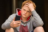 Tuổi teen trầm cảm vì nghiện smartphone