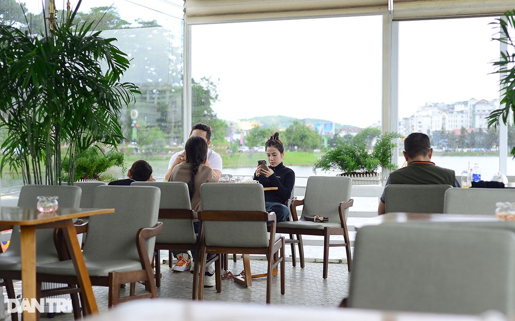 Công ty du lịch kiến nghị được thuê Nhà hàng Thủy Tạ ở Đà Lạt - 2 Công ty du lịch kiến nghị được thuê Nhà hàng Thủy Tạ ở Đà Lạt - 2