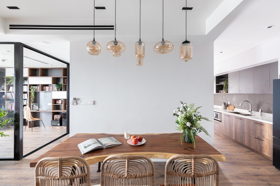 Vợ chồng trẻ hy sinh 1 phòng ngủ làm phòng đọc sách ngắm trọn Hồ Tây - 4