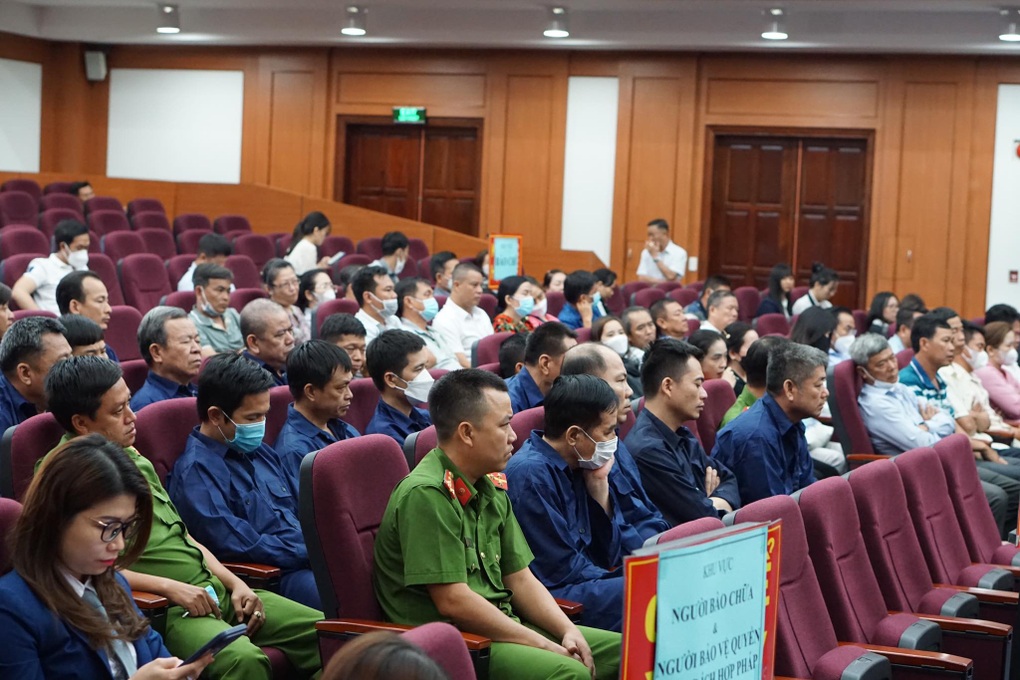 Diễn biến mới vụ buôn lậu 200 triệu lít xăng - 1 Diễn biến mới vụ buôn lậu 200 triệu lít xăng - 1