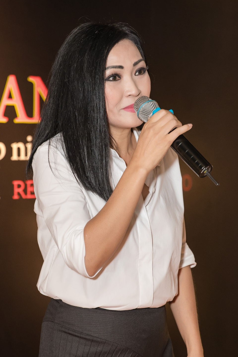 Phương Thanh tái xuất, chơi lớn với album băng cối giá 7 triệu - 3 Phương Thanh tái xuất, chơi lớn với album băng cối giá 7 triệu - 3