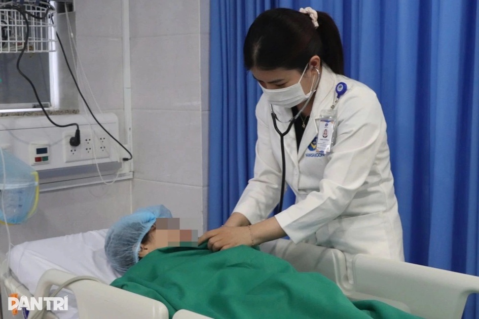 Nữ bác sĩ 7 năm cứu người nơi cận kề cửa tử: Còn sống là còn hy vọng - 2