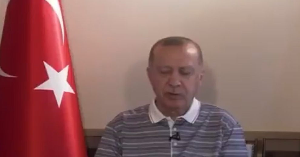 Tổng thống Thổ Nhĩ Kỳ ngủ gật khi phát biểu - 1 Tổng thống Thổ Nhĩ Kỳ ngủ gật khi phát biểu - 1