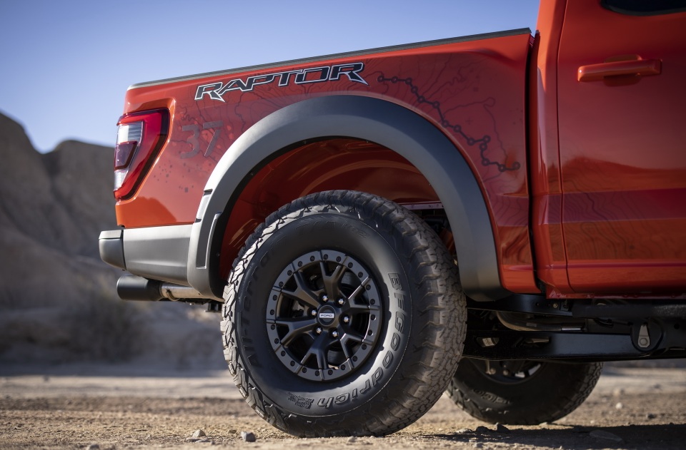 Soi chi tiết Ford F-150 Raptor thế hệ mới 2021 - 13 Soi chi tiết Ford F-150 Raptor thế hệ mới 2021 - 13