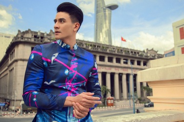 Siêu mẫu Vĩnh Thụy dạo phố xuân với áo dài Liên Hương