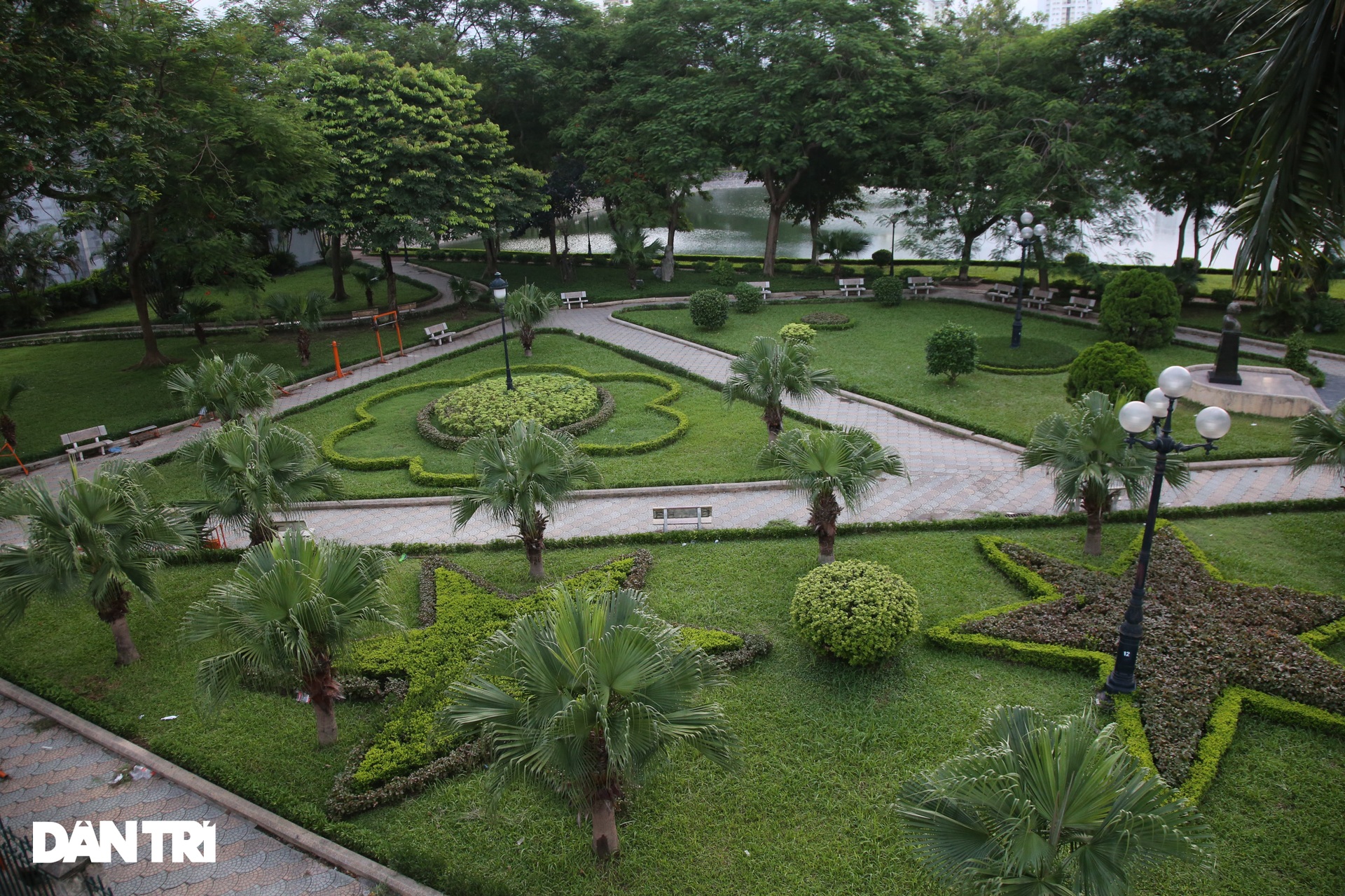 Người dân ngỡ ngàng khi Hà Nội vừa nới lỏng thể dục ngoài trời xong lại cấm - 11 Người dân ngỡ ngàng khi Hà Nội vừa nới lỏng thể dục ngoài trời xong lại cấm - 11