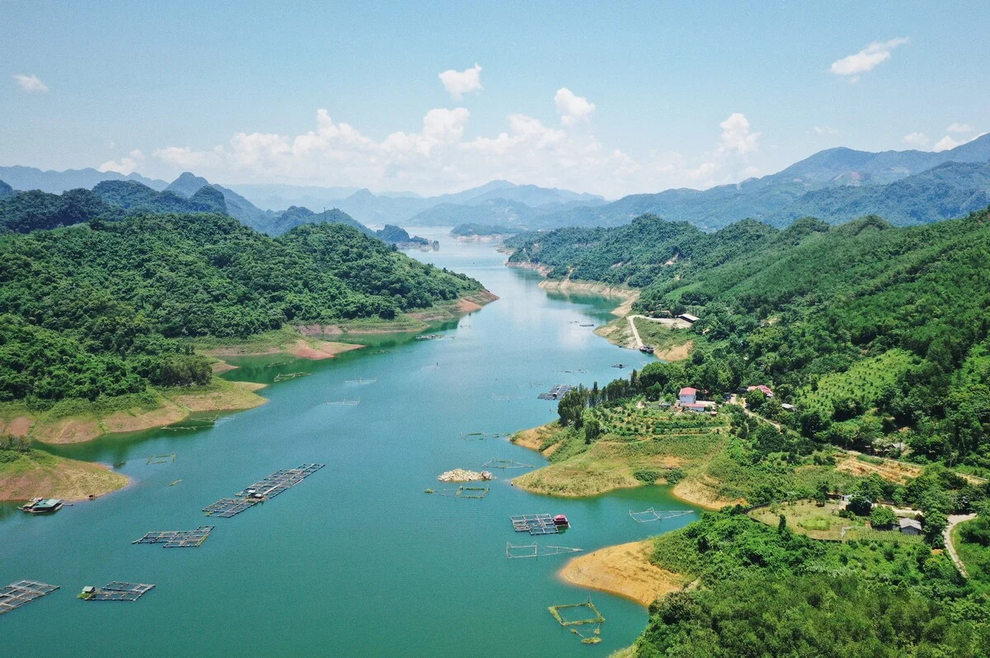 Lộ diện dự án resort nhà trên núi, núi trên hồ ấn tượng tại Hòa Bình - 1 Lộ diện dự án resort nhà trên núi, núi trên hồ ấn tượng tại Hòa Bình - 1