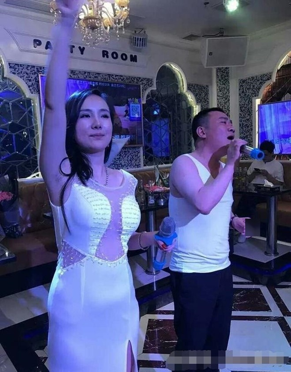 Mỹ nhân thích hở của làng giải trí Hoa ngữ Can Lộ Lộ giờ ra sao? - 6 Mỹ nhân thích hở của làng giải trí Hoa ngữ Can Lộ Lộ giờ ra sao? - 6