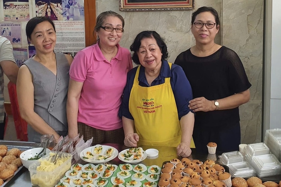 Cô giáo U80 dạy làm bánh miễn phí, lan tỏa tinh thần giảm nghèo bền vững - 14