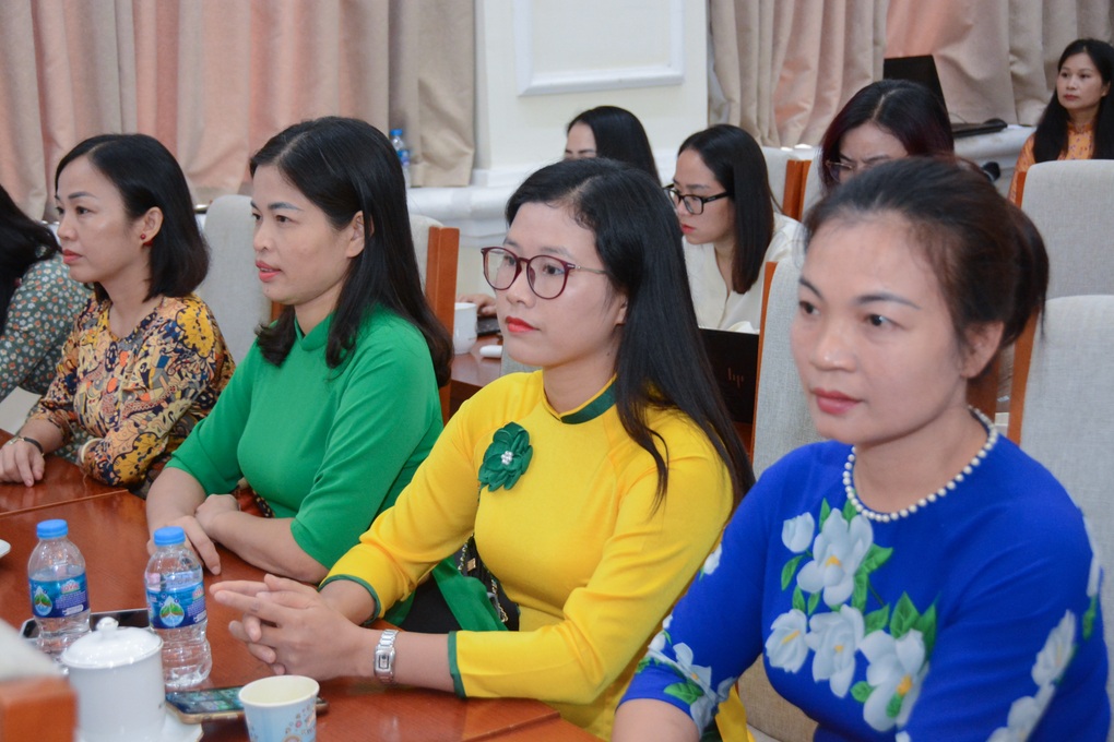 Bộ trưởng nhận lỗi chưa làm cho xã hội hiểu được ngành giáo dục - 4 Bộ trưởng nhận lỗi chưa làm cho xã hội hiểu được ngành giáo dục - 4