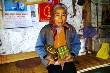 Hàng chục năm mơ được về quê ăn Tết